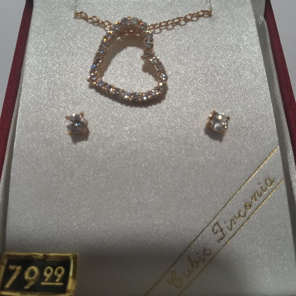 Cubic Zirconia Floating Heart Pendant Earring set